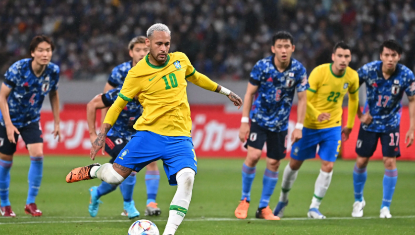 “直通与复活：北美世界杯24强与8支突围球队的淘汰赛表现对决”